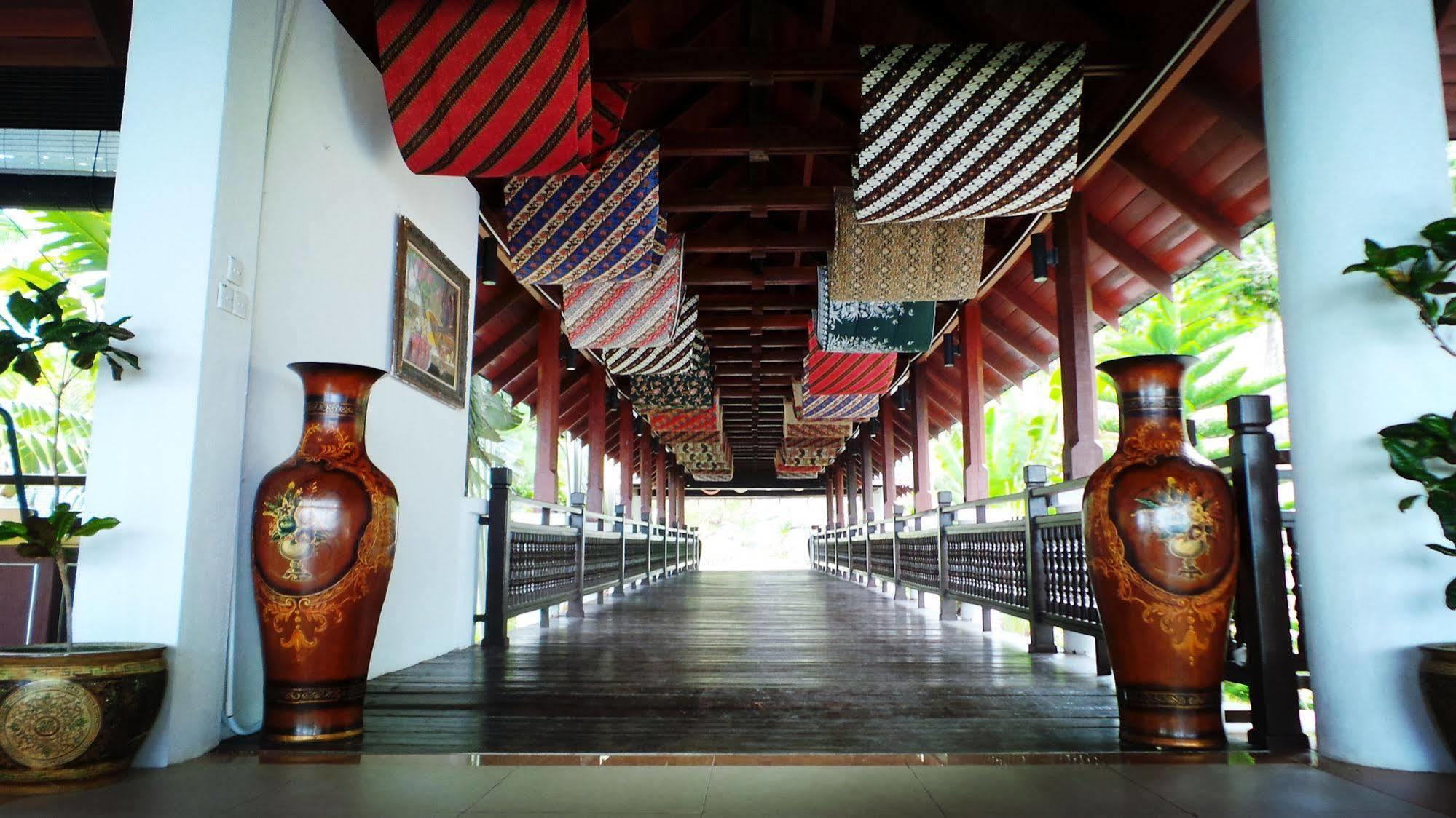 ซารี ปาซิฟิกา รีสอร์ต ซิบู ยะโฮร์ Hotel ปูเลาซิบู ภายนอก รูปภาพ