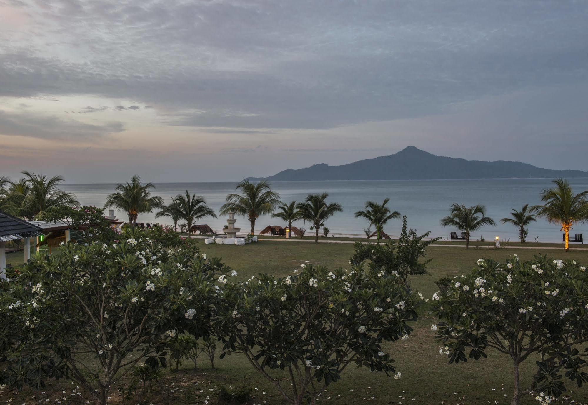 ซารี ปาซิฟิกา รีสอร์ต ซิบู ยะโฮร์ Hotel ปูเลาซิบู ภายนอก รูปภาพ